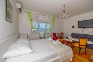 Double Bedroom Seaview