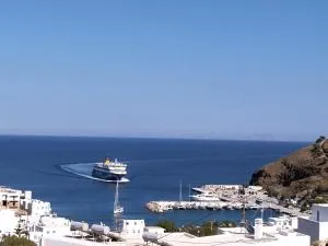 Little Garden - Pera Gyalos