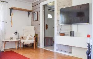 3 Bedroom Cozy Home In Tving