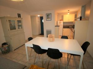 Charmante maisonnette à Longeville-sur-Mer, proche plage, 2 ch, terrasse, parking, vélos bienvenus - FR-1-22-311