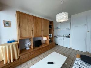 Studio à St-Jean-de-Monts, avec parking, balcon et vue mer - FR-1-224C-201