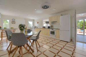 Arundel by Aguilarent