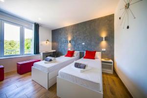 Split Central Luxury Studios