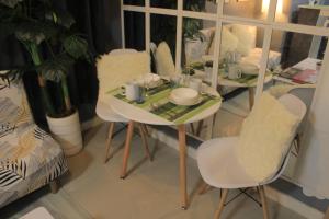 A2J BGC Luxury 2BR Loft Near Burgos Circle, Malls