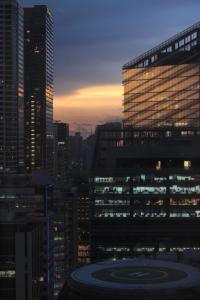 A2J BGC Luxury 2BR Loft Near Burgos Circle, Malls