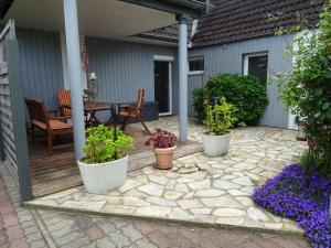 Bei Schütts - Spiel und Spaß im Garten rund um eine moderne Ferienwohnung