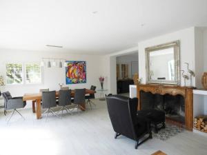 Apartment Fragonard with heated pool and large private terrace