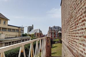 Appartements La bellevue - vue plongeante sur la mer sous les charpentes : photos des chambres