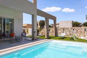 Villa Shamsi - heated pool and beach at 70mt