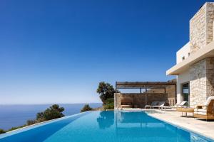Melampes Villa, Seaview Escape, Heated Pool & Spa, By ThinkVilla