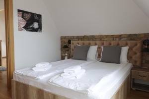 Deluxe Apartment room in All Seasons Residence