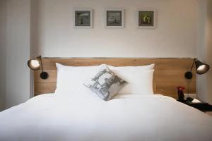 C Central Hotel- Đề Thám Bùi Viện Walking Street