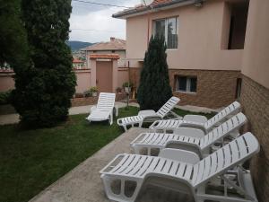 Къща за гости Мира