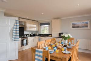 Trevone House with Hot Tub on Retallack Resort