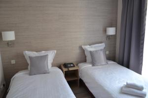 Hotels Au Bec Fin Hotel : Chambre Lits Jumeaux avec Douche 