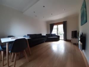 Carvetii - Xavier House - 2-storey sleeps up to 7