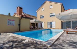 Spacious Villa Malina with pool - by TA Leut Agency