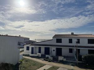 Maison cosy proche plage avec jardinet et parking privé - 6 couchages, 2 chambres - FR-1-224-43