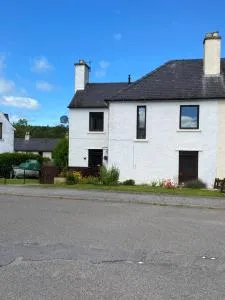 No 5 Newly refurbished 4 bedroom house - Cononbridge