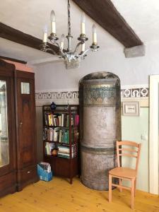 Tranquil country cottage with outdoor fireplace