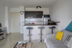 T2 moderne avec terrasse a 100m de la plage et parking sécurisé 4 PERS MAXI