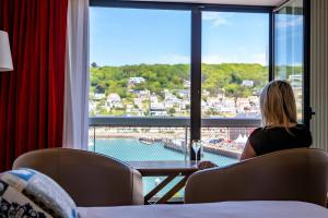 Hotels Hotel Le Grand Pavois : Chambre Double ou Lits Jumeaux - Vue sur Port