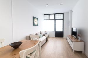 Moonkey - Apto. Albéniz, con acogedor patio