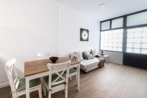 Moonkey - Apto. Albéniz, con acogedor patio