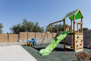 TreeTop Villa II, Private Pool, BBQ & Playground, By ThinkVilla