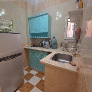 Coral flat with 2 bedrooms and 3 balconies .