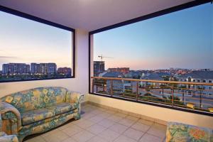 Knightsbridge 407 by Host Agents