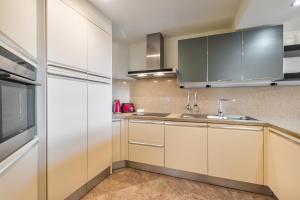 Alzaro 02 DELUXE SEA VIEW 2B