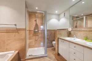 Alzaro 0-5 DELUXE SEA VIEW 2B