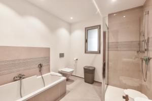 Tinerfe 0-2 DELUXE 1B