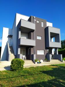 Apartmani Mira 