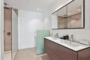 Infinity 1-6 LUXE SEA VIEW 2B