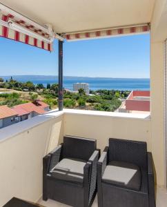 Spacious and luxury apartment with sea view and secure garage