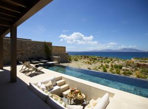 Bonzoe Suites & Villas