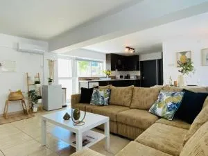 Serena's 2-BR Apartment in Larnaca - Scala