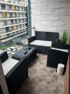 Romeos Beachfront Apartment by LOFT, Hotel OPERA and White Tower