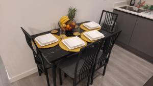 MK SHORTSTAY DELUXE-Flat 2