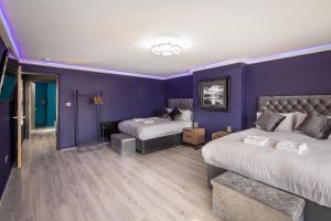 Town View Apartment by Sasco