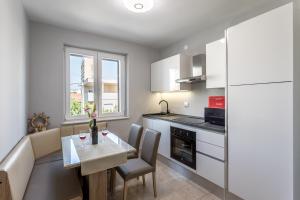 Garden Apartment Dina with free Parking