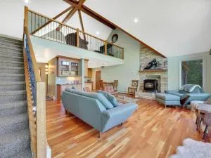 Holy Island Getaway - Charlevoix