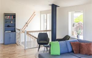 Cozy Apartment In Sysslebäck With Wifi