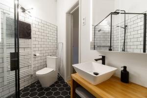 Central Loft-style flat next to Danube