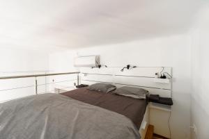 Central Loft-style flat next to Danube