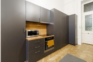 Central Loft-style flat next to Danube