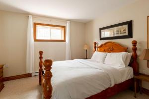 The Mont-Tremblant Hideaway by InstantSuites