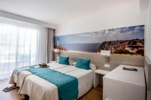 Hostal Es Pi - Emar Hotels